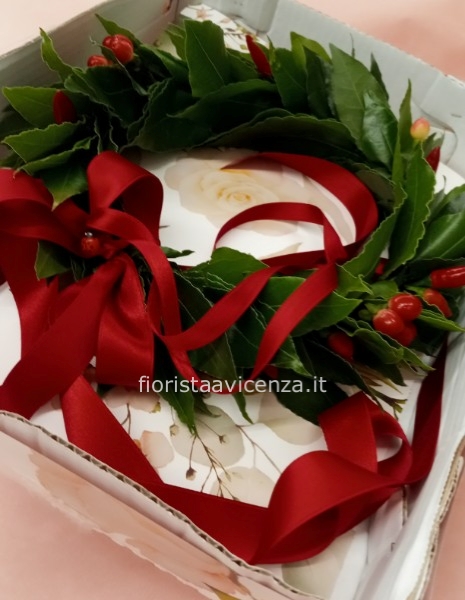 Coroncina da testa con  alloro e nastro rosso